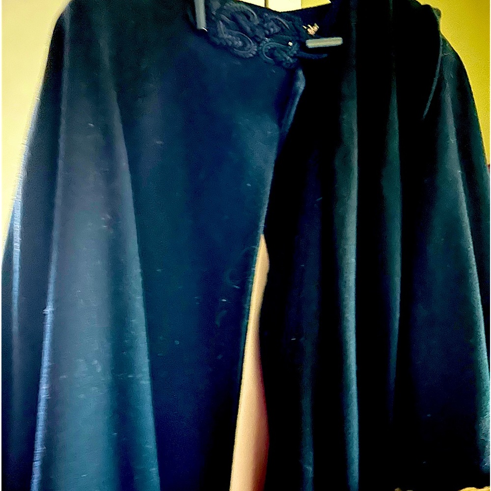 Beautiful vintage wool cape trimmed with fur